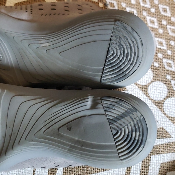 Under Armour Limited Edition Shoes - Picture 6 of 7